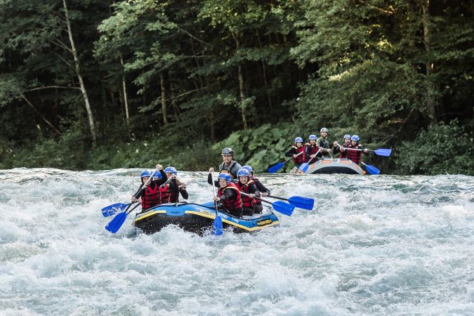 Rafting auf der Saalach in Lofer – Wildwasser Erlebnis Tour im Base Camp mit Abenteuer und Spaß