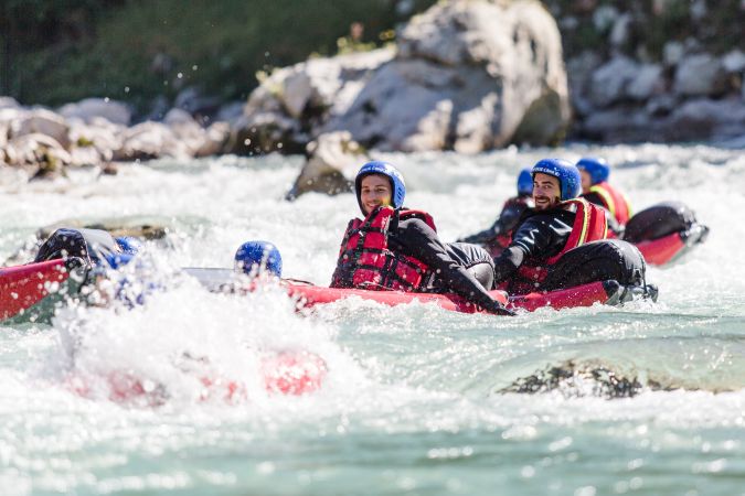 Erlebe ein spannendes Riverbug Adventure in Lofer mit Wildwasser, Action und Abenteuer auf der Saalach im Base Camp