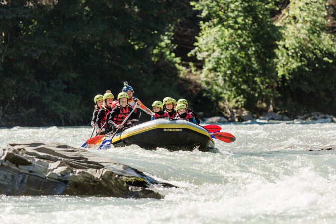 Rafting-Abenteuer für Kinder und Familien im Base Camp Lofer – Outdoor-Wasserspaß erleben