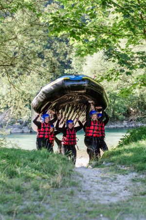 Rafting auf der Saalach in Lofer – Wildwasser Tour im Base Camp mit Action, Natur und Abenteuer erleben