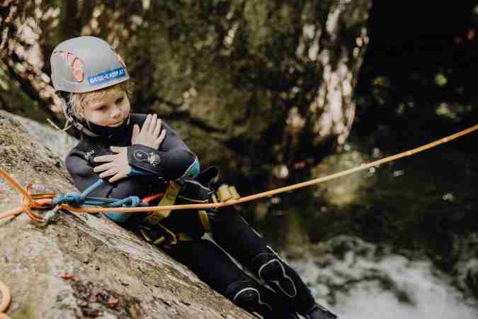 Base Camp Lofer – Canyoning in der Wasserschlucht für Kinder mit Rutschspaß, Naturabenteuer, Wellen und Wildbach