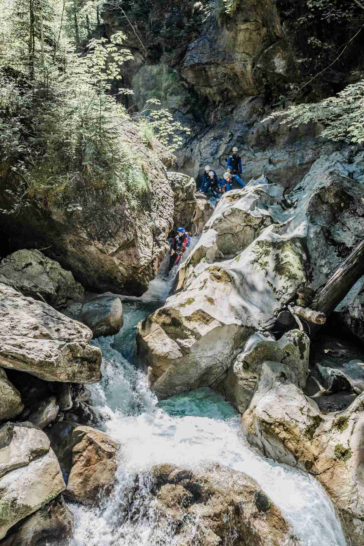 Canyoning in Lofer – Wildwasser, Klettern und Abseilen im Base Camp für Action und Natur-Abenteuer