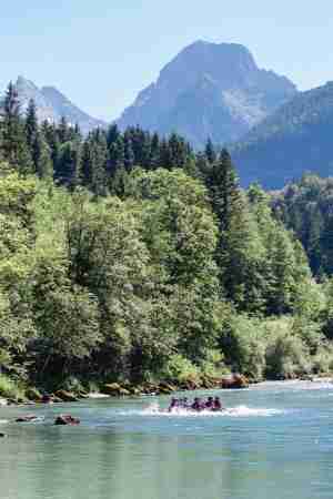 Riverbug- und Kanu-Action im Base Camp Lofer – Wildwasser-Abenteuer mit Outdoor-Spaß und Naturerlebnis