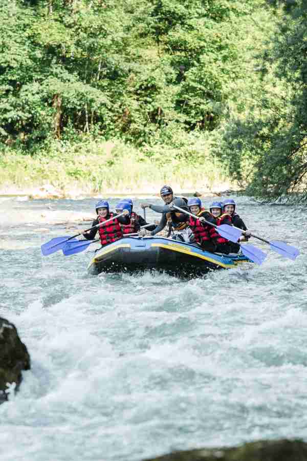 Extrem-Rafting im Base Camp Lofer – Wildwasser-Action mit Outdoor-Abenteuer, Naturerlebnis und Sportspaß