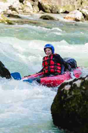 Erlebe eine aufregende Riverbug Tour auf der Saalach in Lofer mit Wildwasser, Action, Natur, Abenteuer und Spaß im Base Camp