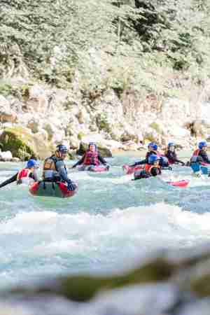 Erlebe ein aufregendes Riverbug Abenteuer im Base Camp Lofer auf der Saalach mit Wildwasser, Action, Natur und Spaß